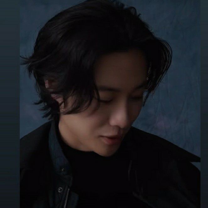 Recent activity shot of Lee Jongwon