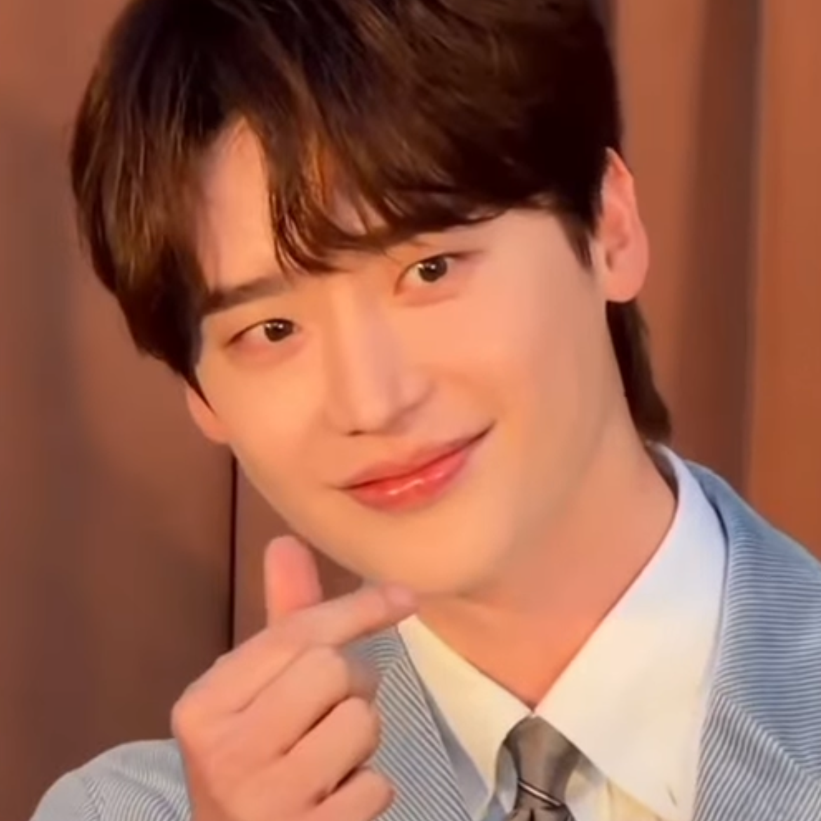 Latest photo of Lee Jongsuk