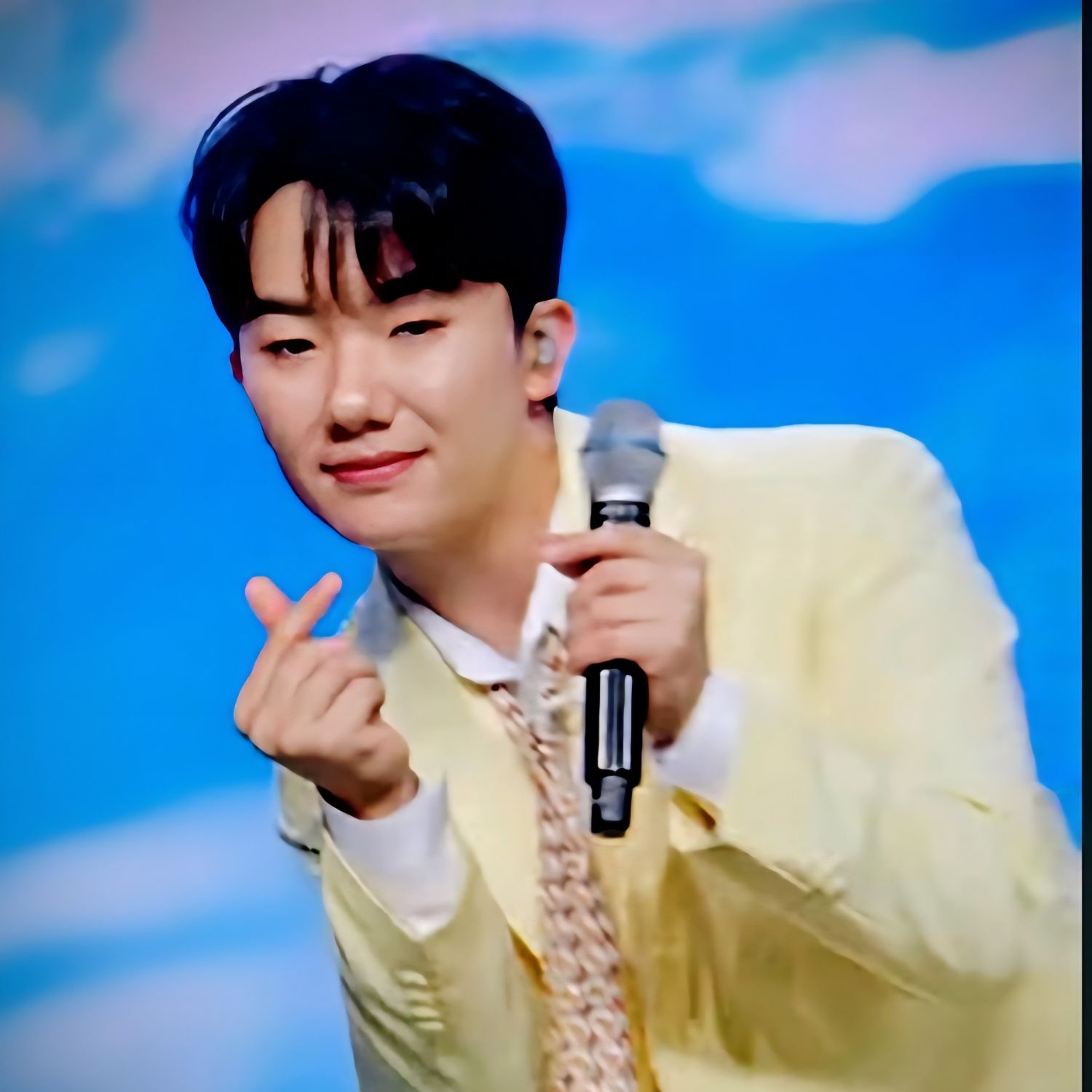 Behind-the-scenes cut of Nam Seungmin