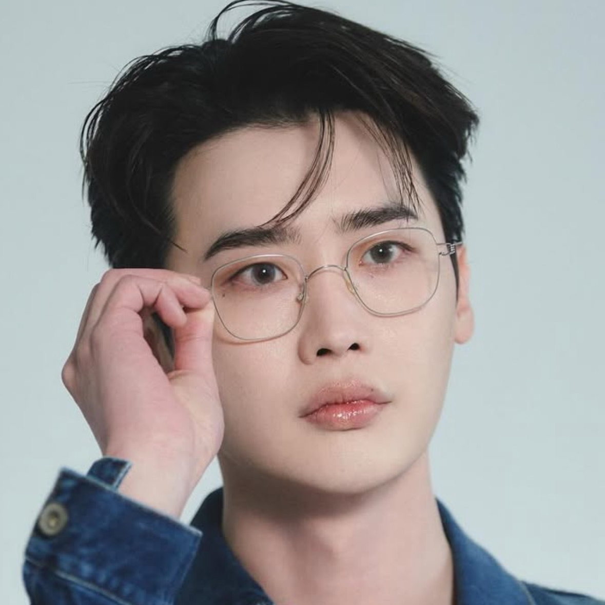 A moment captured by a fan of Lee Jongsuk