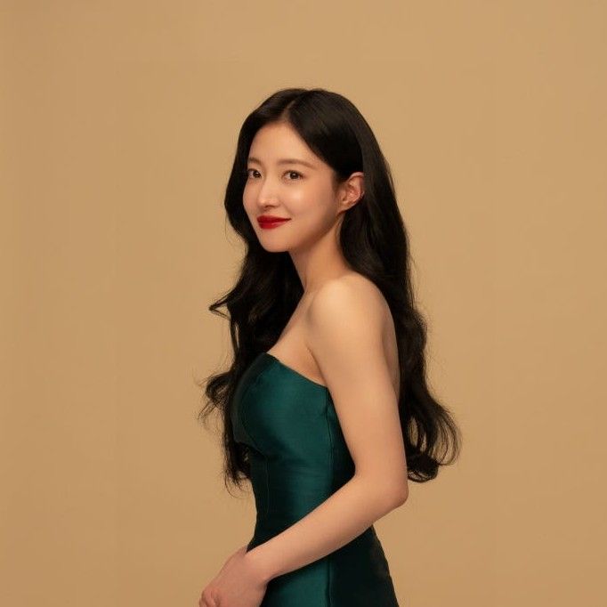 Behind-the-scenes cut of Lee Seyoung