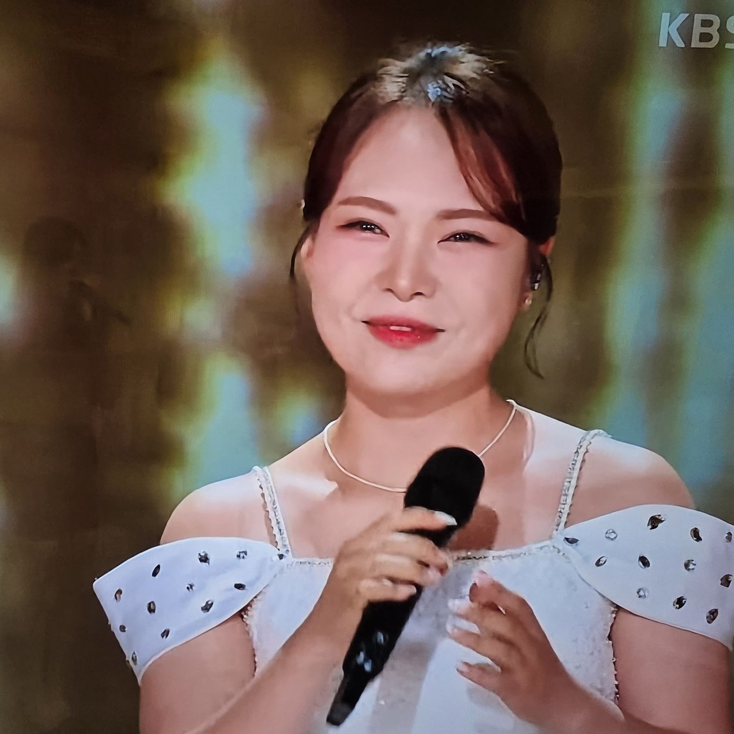Behind-the-scenes cut of Miss Kim