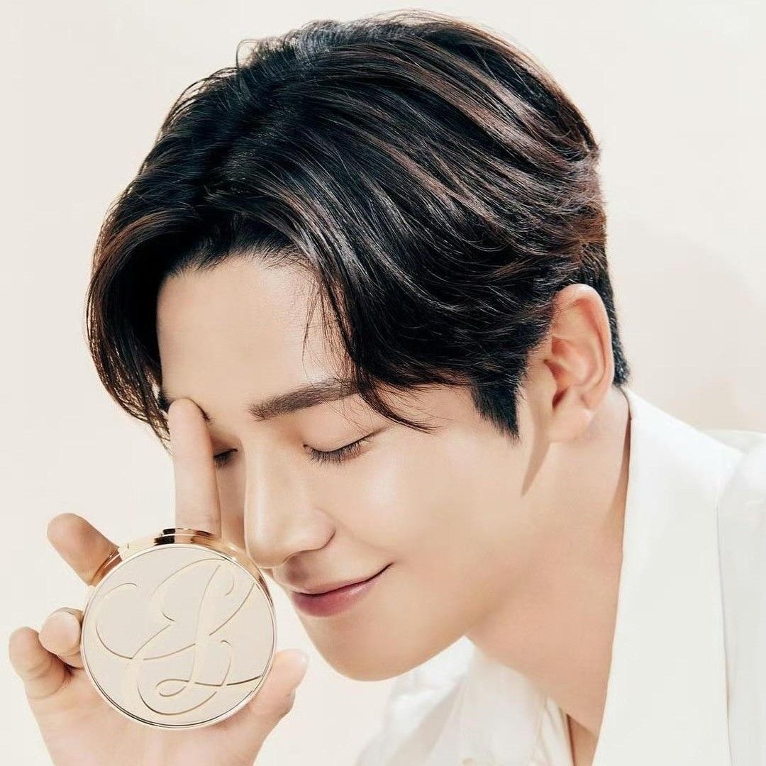 Foto kegiatan terbaru dari Rowoon