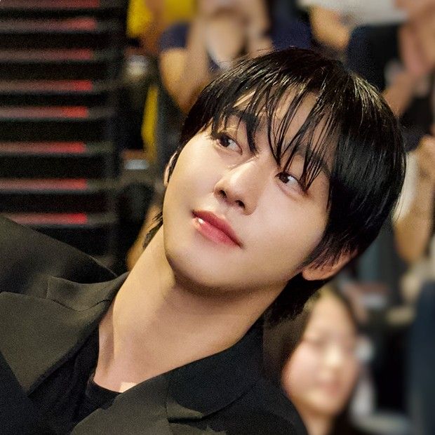 Behind-the-scenes cut of Ahn Hyoseop