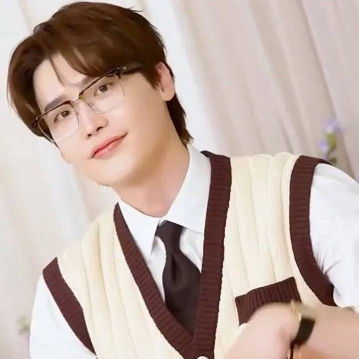 A moment captured by a fan of Lee Jongsuk