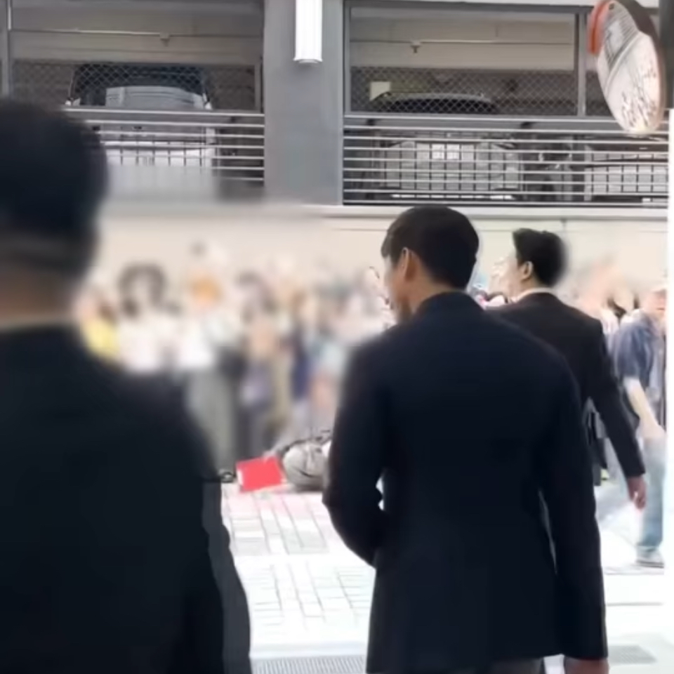 Behind-the-scenes cut of Hyun Bin