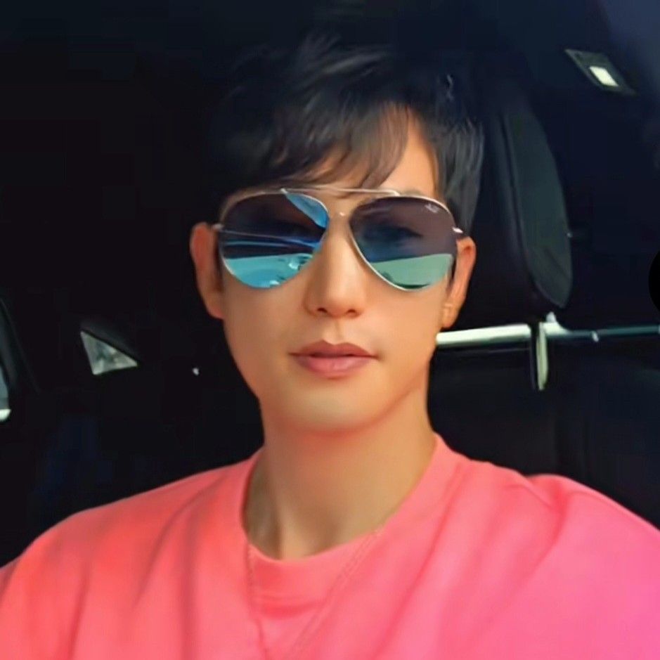 Behind-the-scenes cut of Park Sihoo