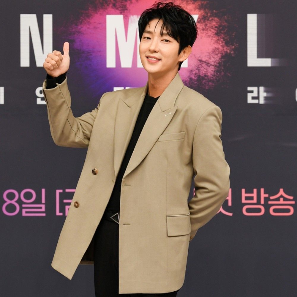 Latest photo of Lee Joongi