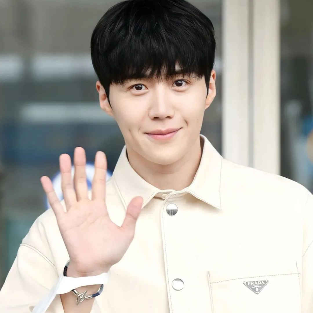 Recent activity shot of Kim Seonho