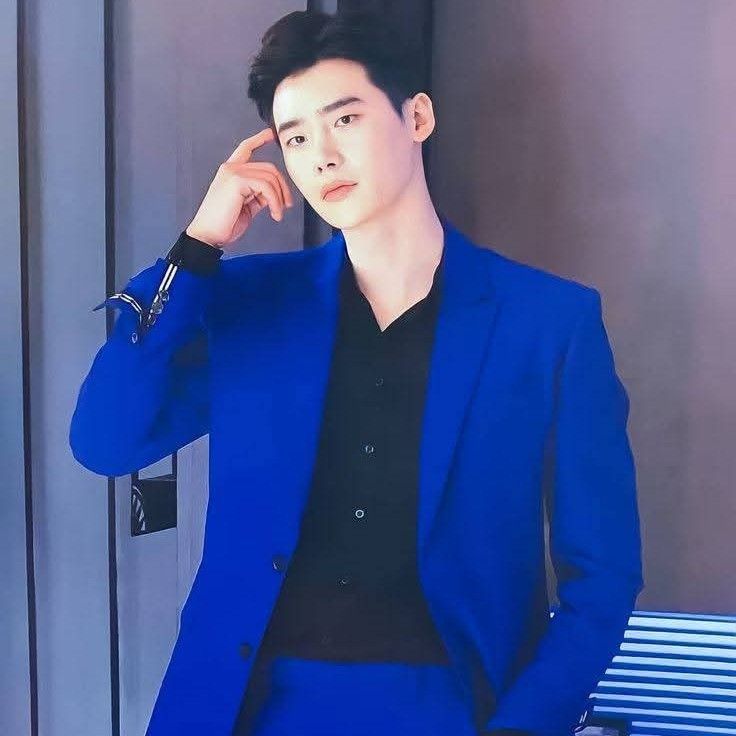 A moment captured by a fan of Lee Jongsuk