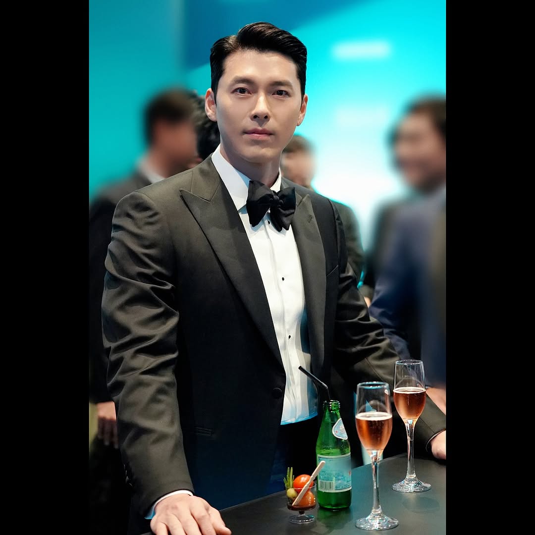 Momen yang diabadikan oleh penggemar Hyun Bin