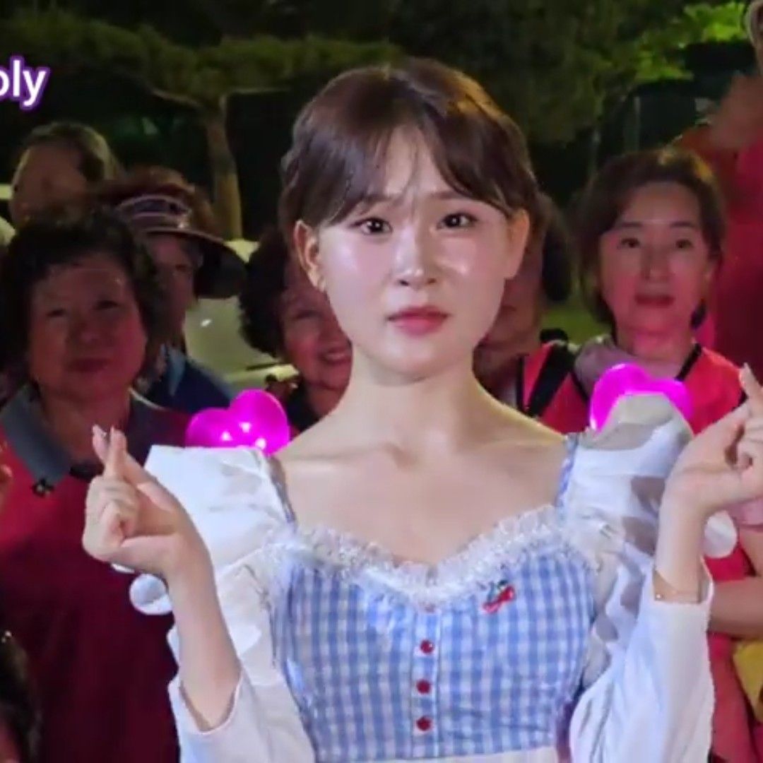 Behind-the-scenes cut of Kim Dahyun
