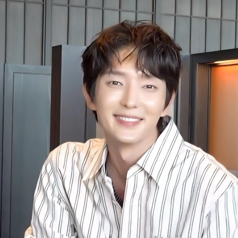 Behind-the-scenes cut of Lee Joongi