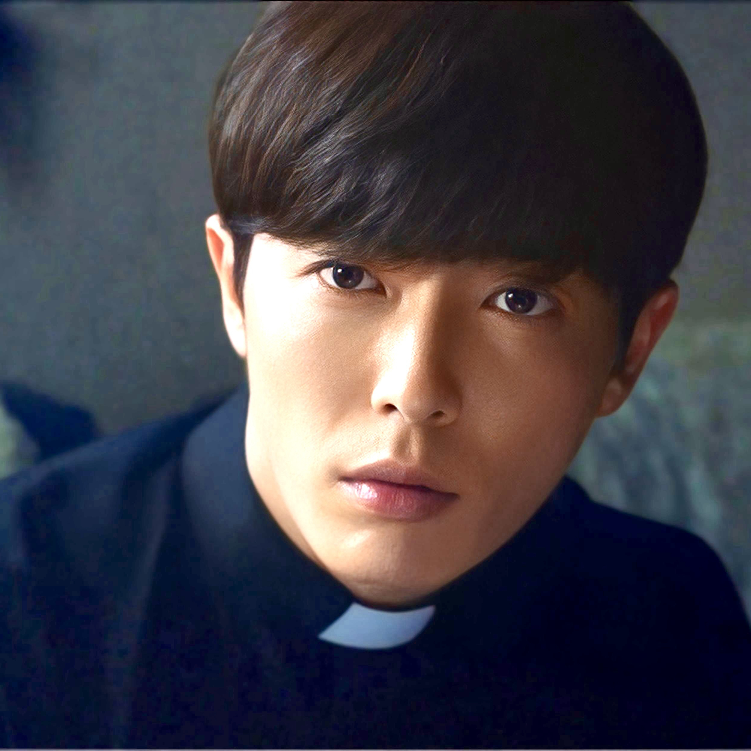 粉絲拍下的金材昱瞬間