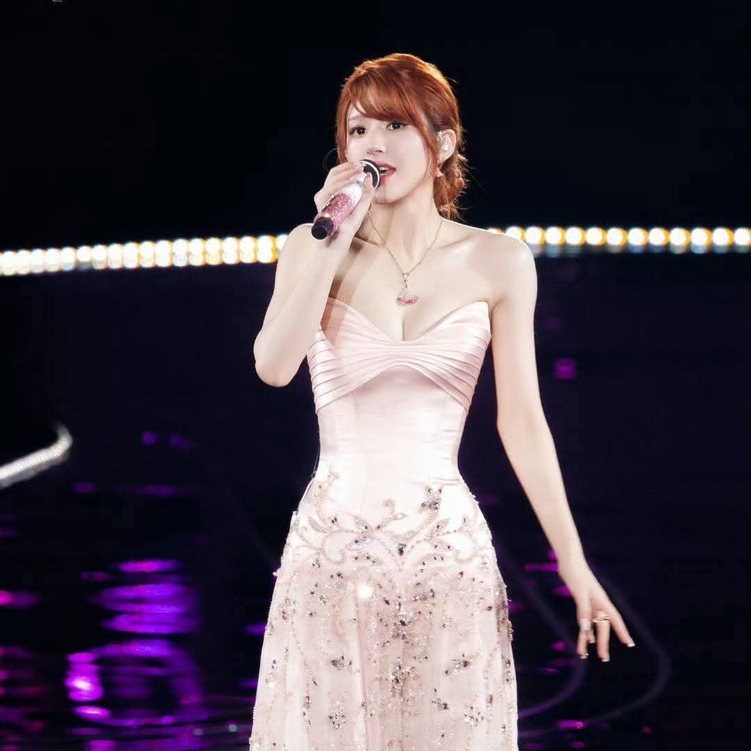 Behind-the-scenes cut of Zhao Lusi