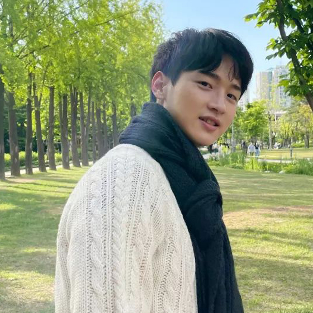 Recent activity shot of Jang Dongyoon