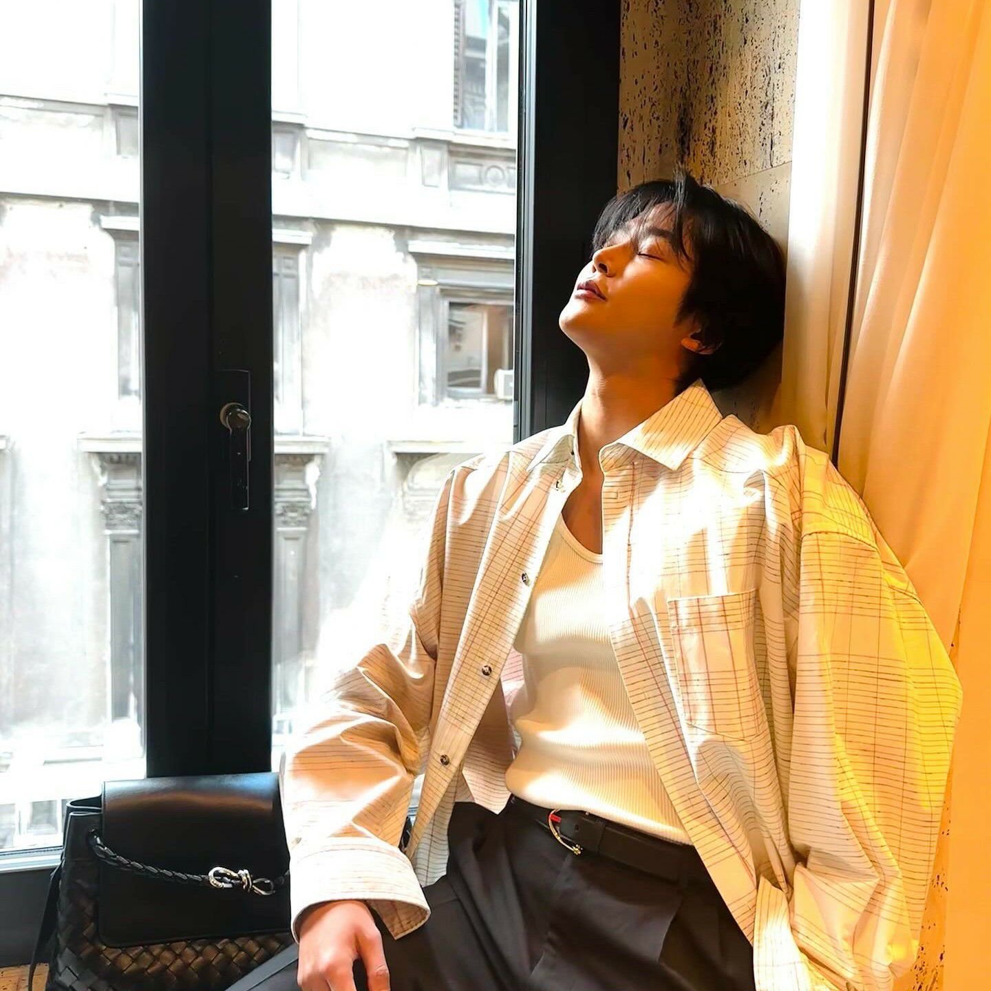 Behind-the-scenes cut of Rowoon