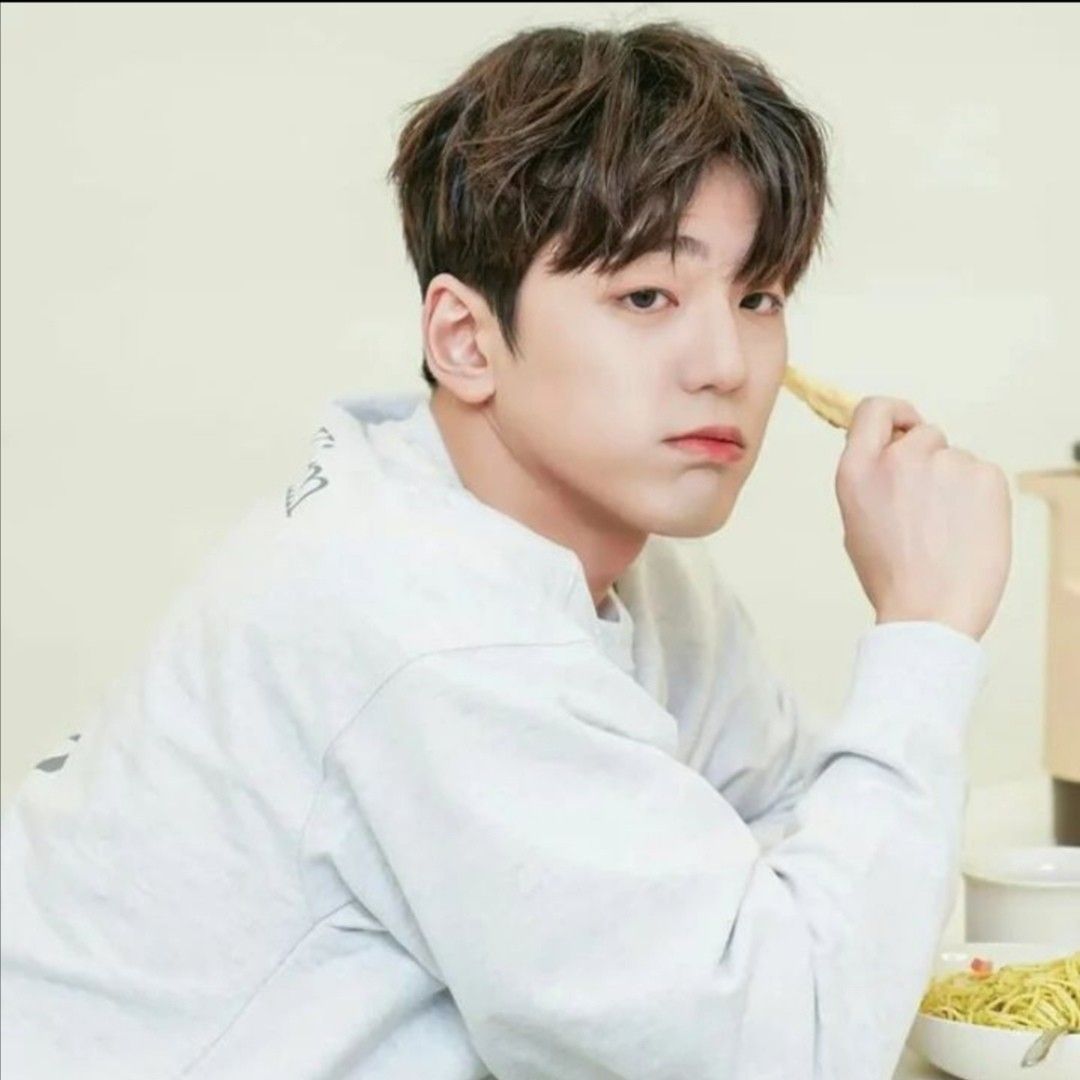 Behind-the-scenes cut of Kim Minkyu