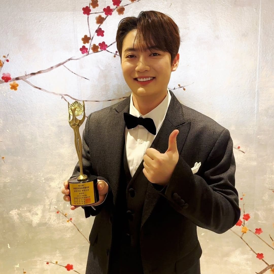 Behind-the-scenes cut of Son Binah