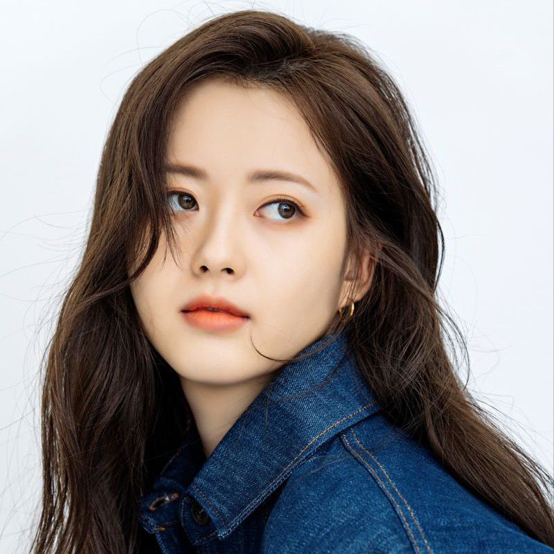 Behind-the-scenes cut of Go Ara