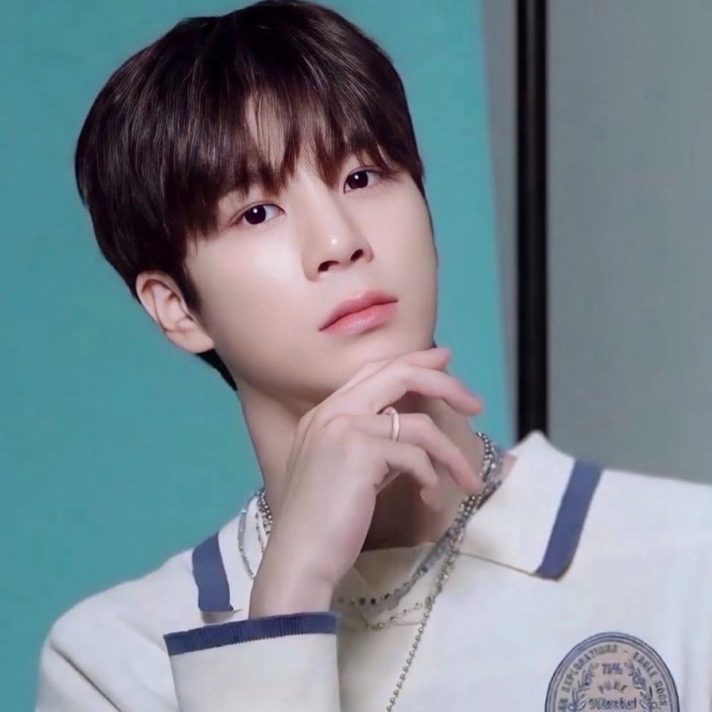 Behind-the-scenes cut of Jeong Dongwon