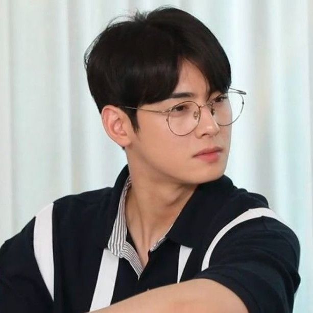 A moment captured by a fan of Cha Eunwoo