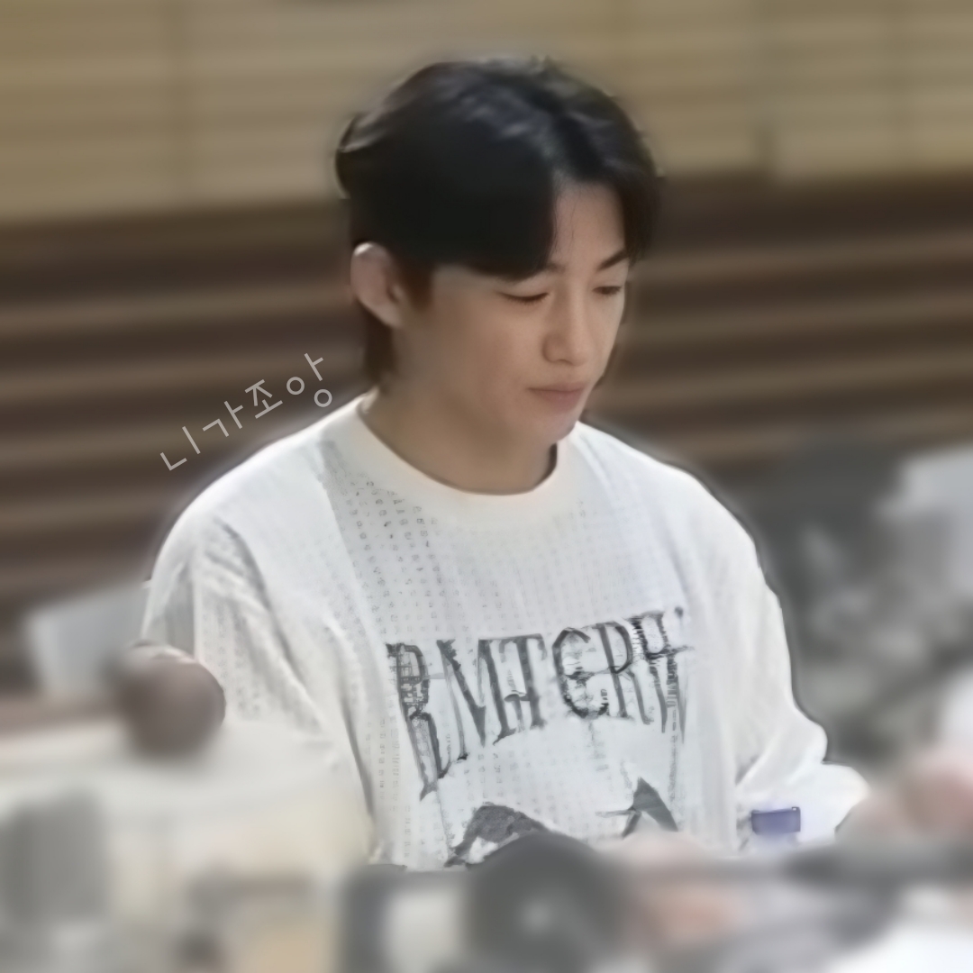 Latest photo of Shin Seungtae