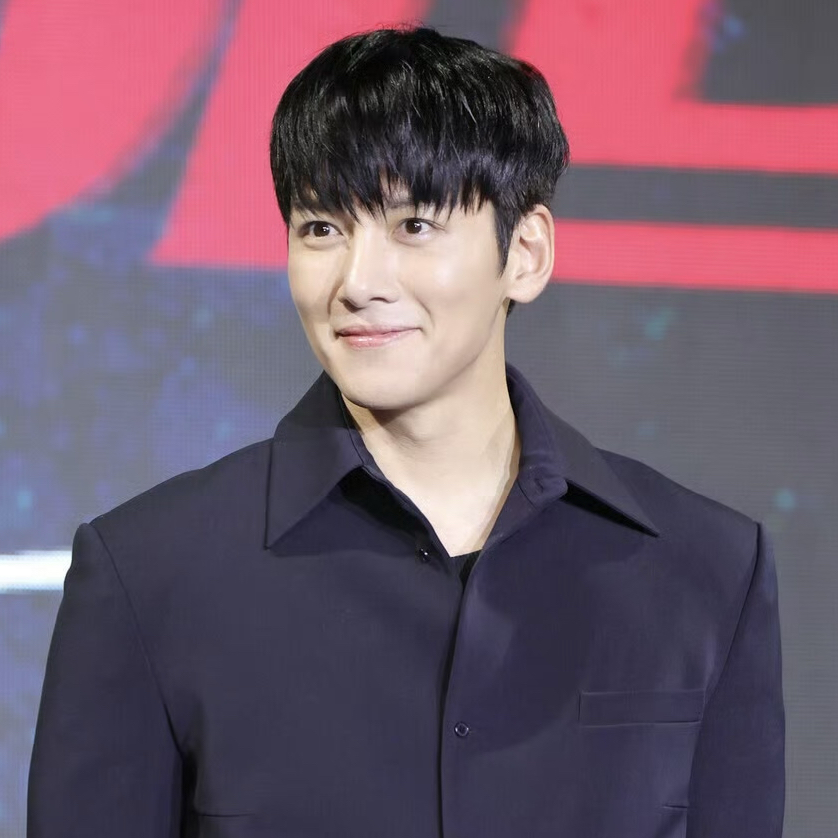 粉丝拍下的池昌旭瞬间