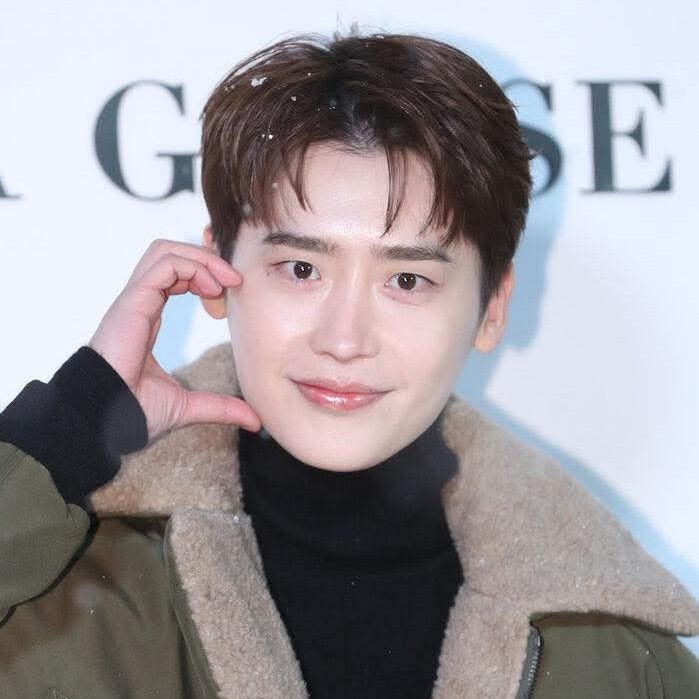 Behind-the-scenes cut of Lee Jongsuk