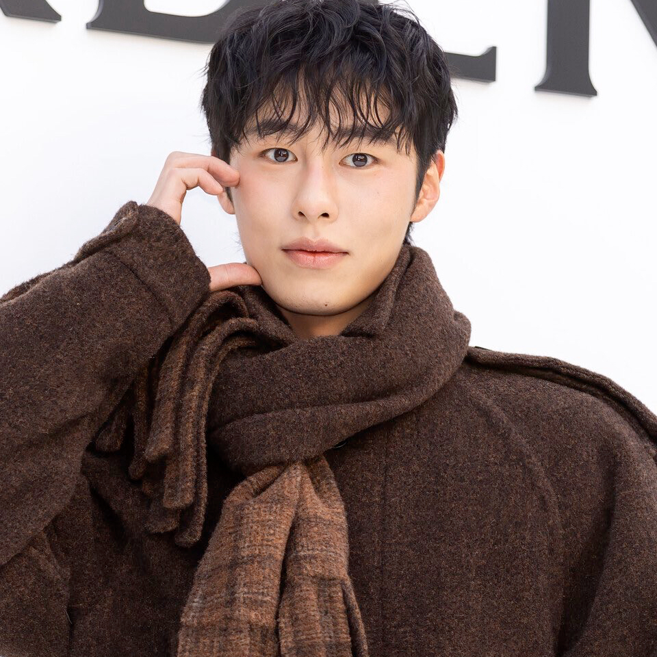 Recent activity shot of Lee Jaewook