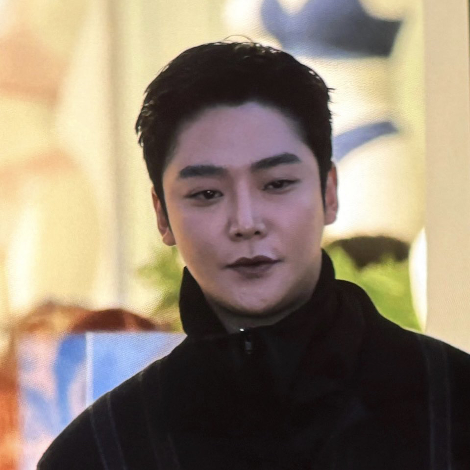 Behind-the-scenes cut of Rowoon