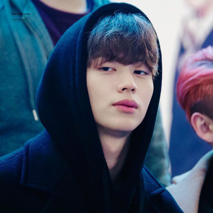 A moment captured by a fan of Yook Sungjae