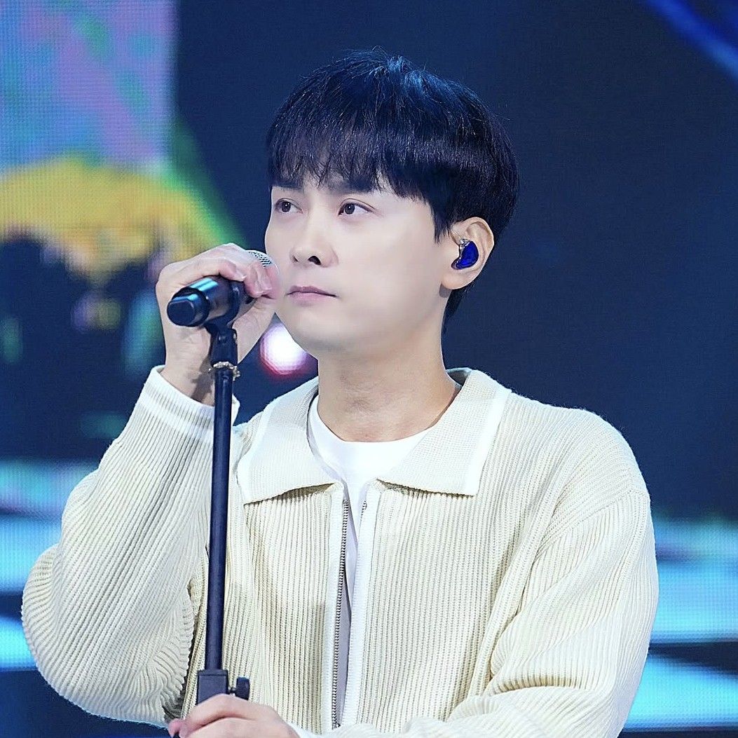 Behind-the-scenes cut of Min Kyunghoon