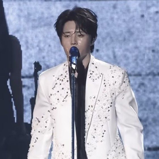 粉絲拍下的金俊賢瞬間