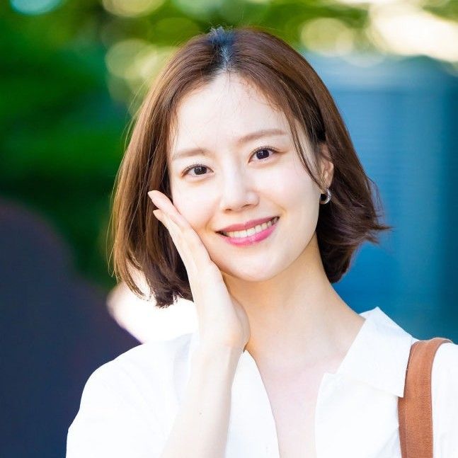 Behind-the-scenes cut of Moon Chaewon