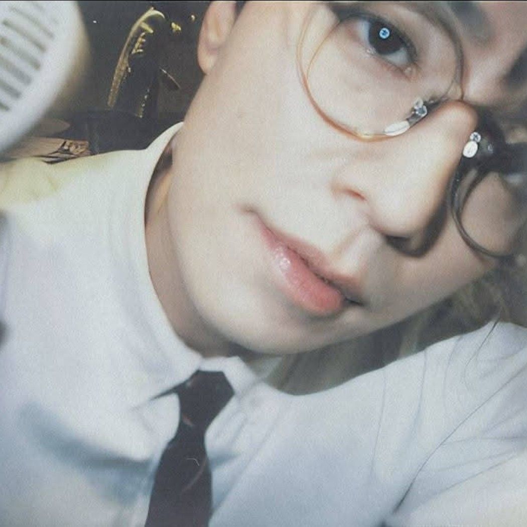 A moment captured by a fan of Lee Dongwook