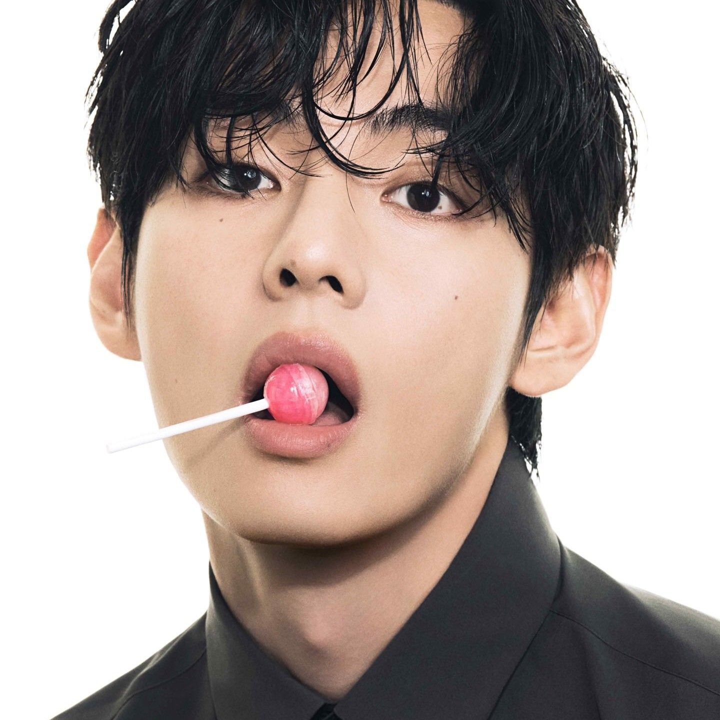 Latest photo of Kim Taehyung (V)