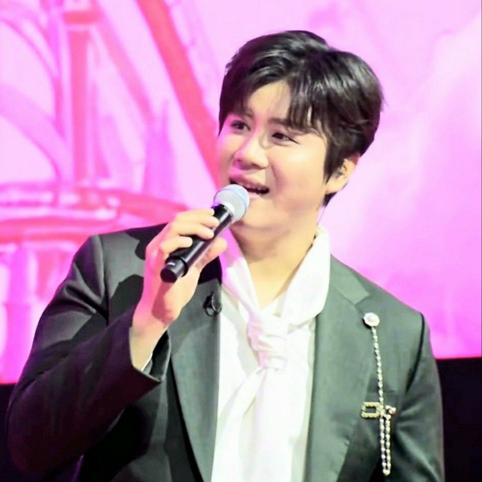 粉丝拍下的晋海成瞬间