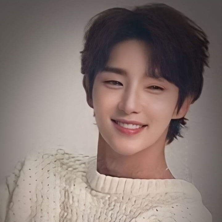 Behind-the-scenes cut of Lee Joongi