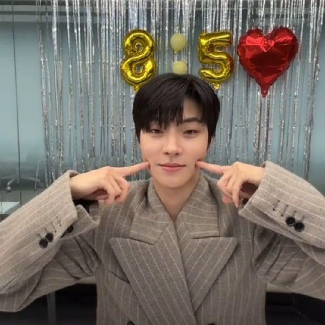 Latest photo of Hwang Inyoup