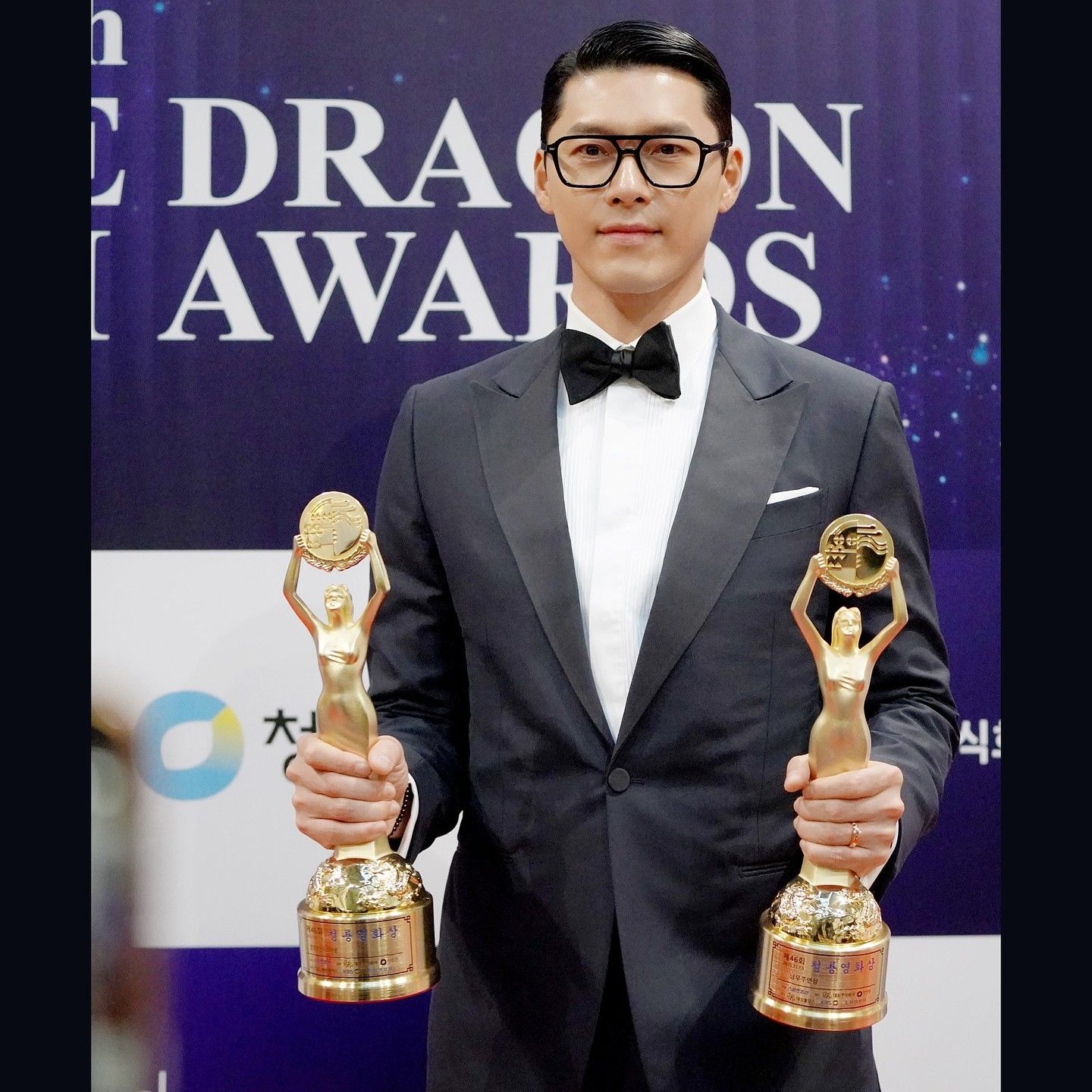 Behind-the-scenes cut of Hyun Bin