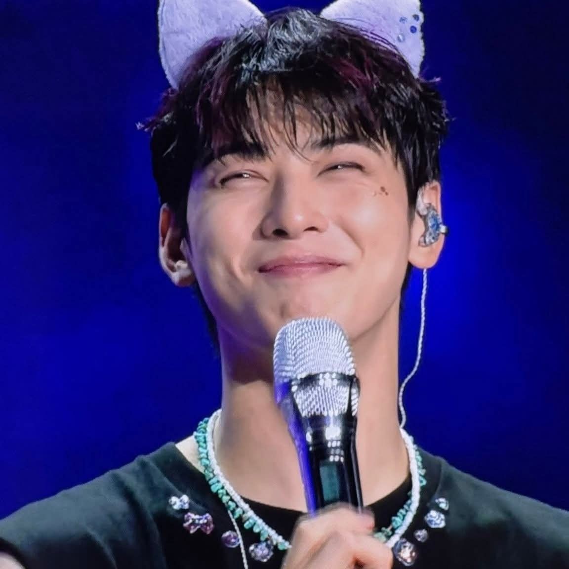 A moment captured by a fan of Cha Eunwoo