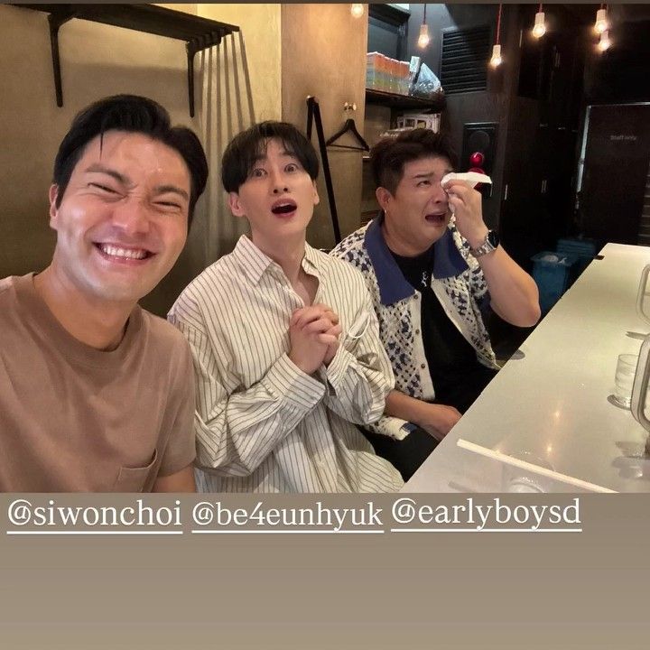 Recent activity shot of Choi Siwon
