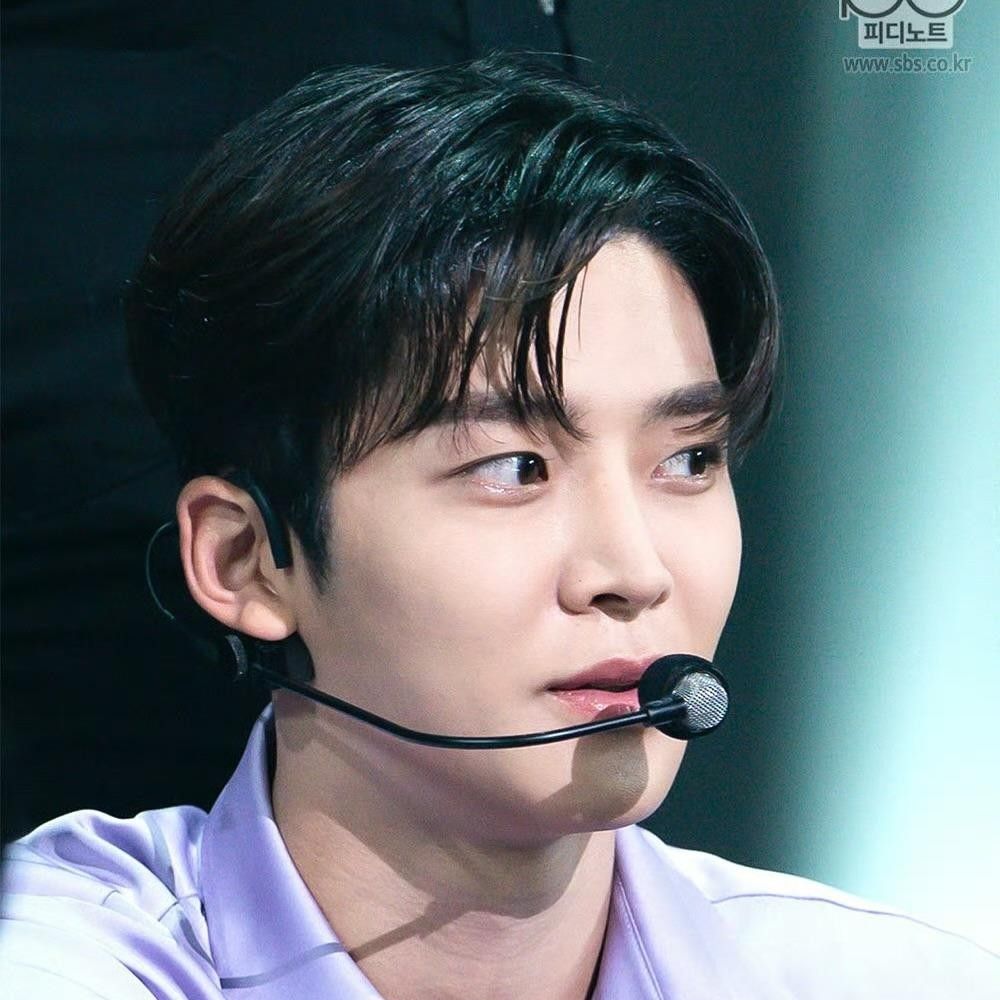 Foto terbaru dari Rowoon