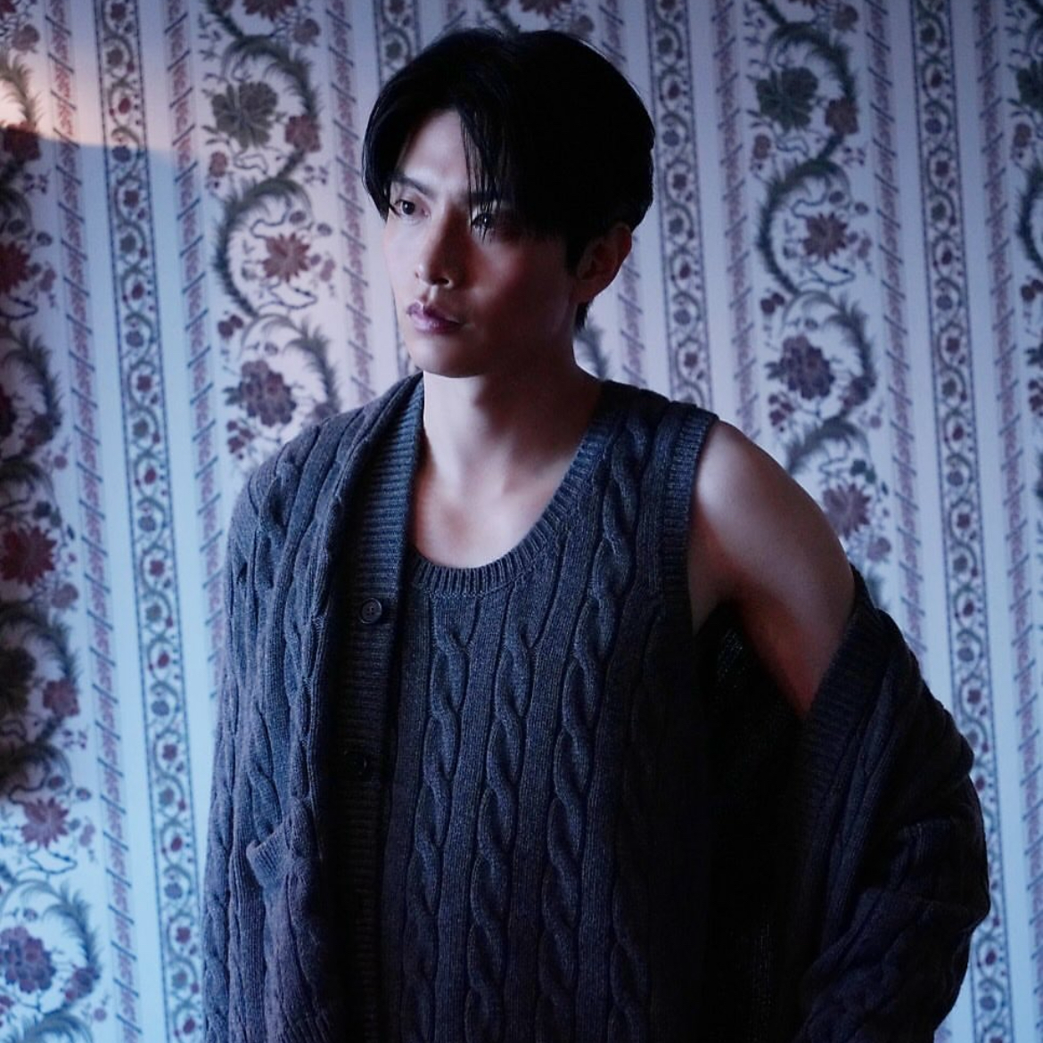 Behind-the-scenes cut of Lee Minki