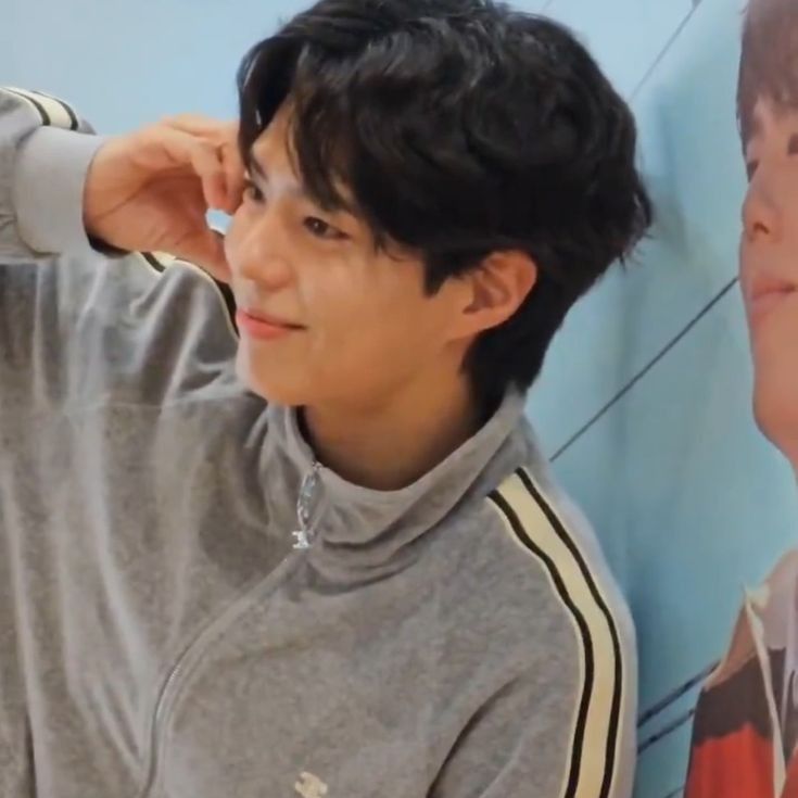 A moment captured by a fan of Park Bogum