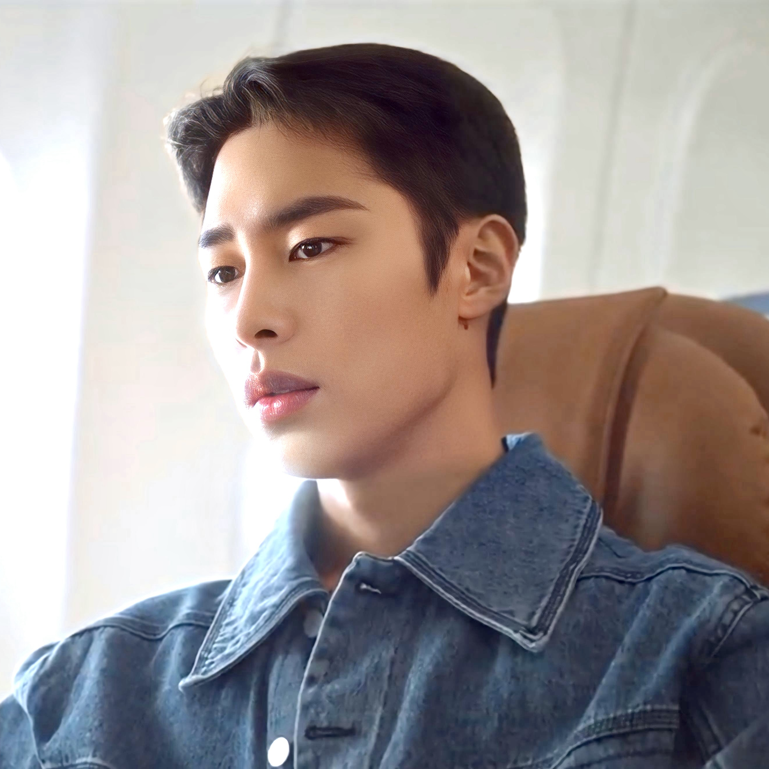 Recent activity shot of Lee Jaewook