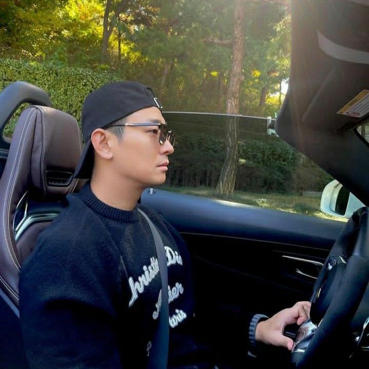 Behind-the-scenes cut of Joo Jihoon