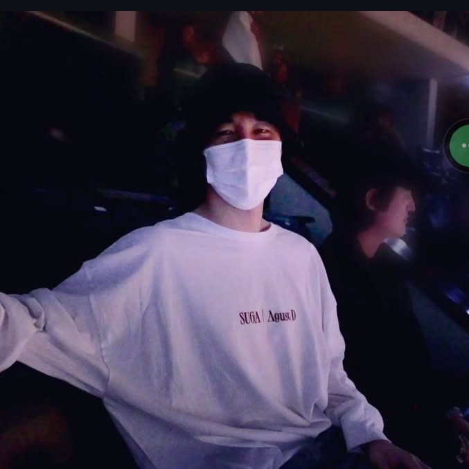 A moment captured by a fan of Ha Jimin