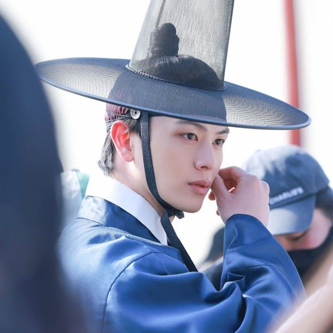 Behind-the-scenes cut of Yook Sungjae